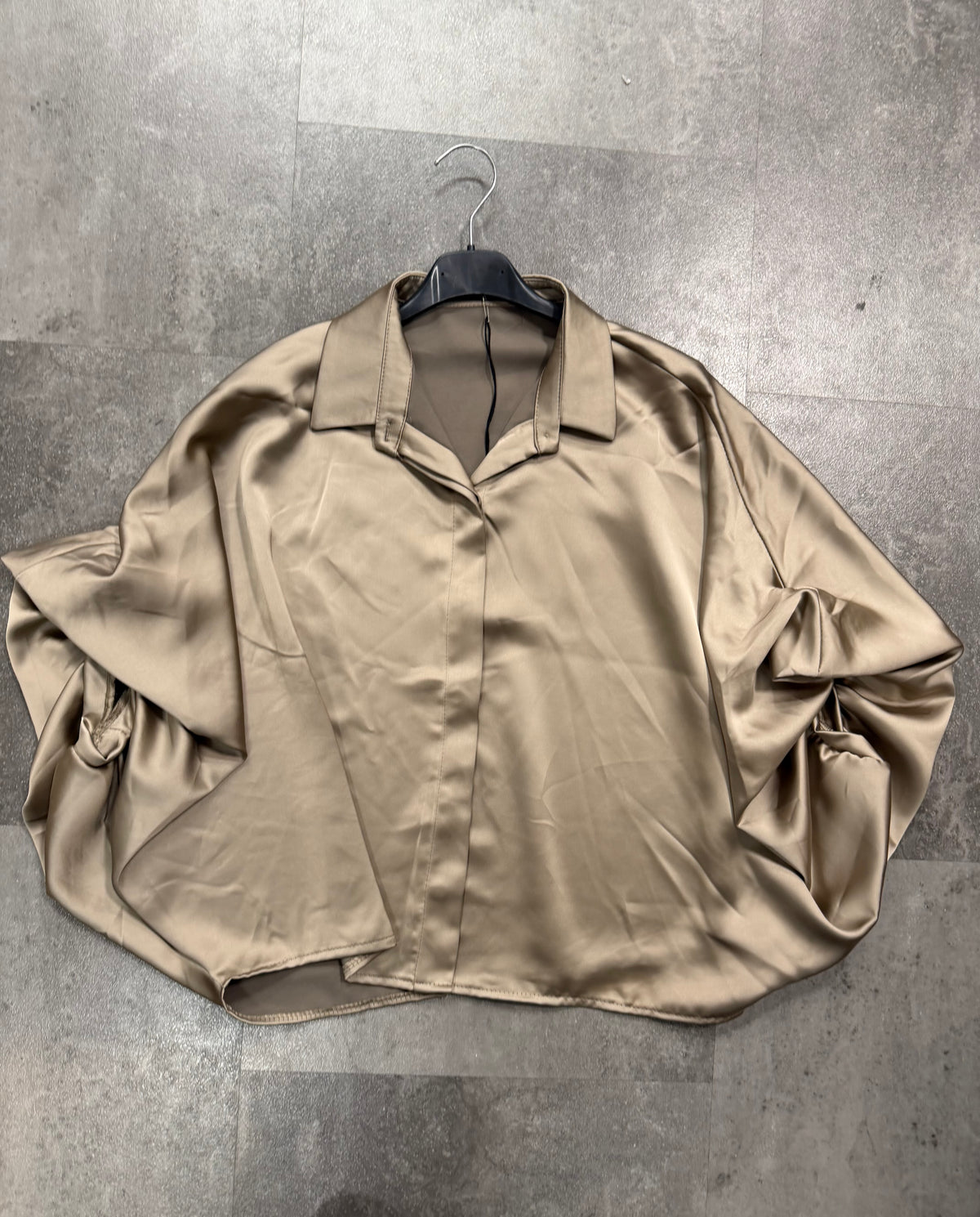 Blouse Gemma riccery Vlindermouw Satijn I Taupe