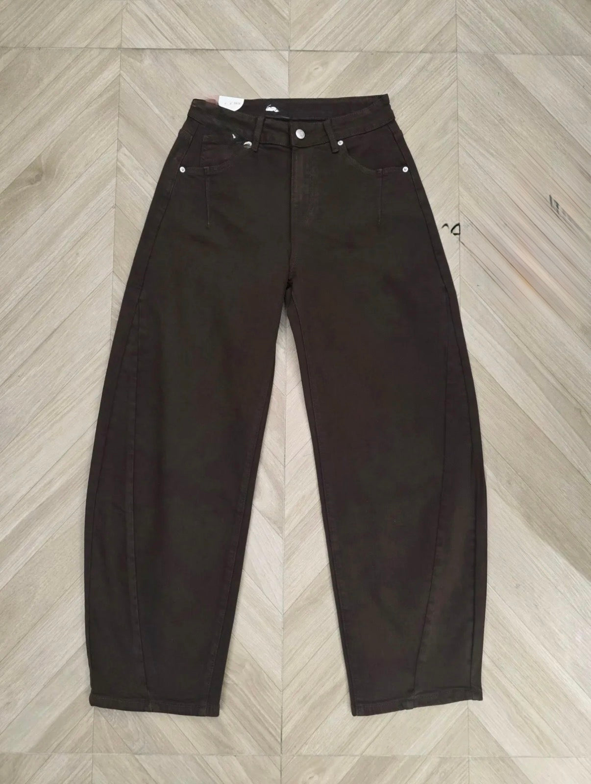 Barrel/ Balloon Isabella jeans  I Bruin