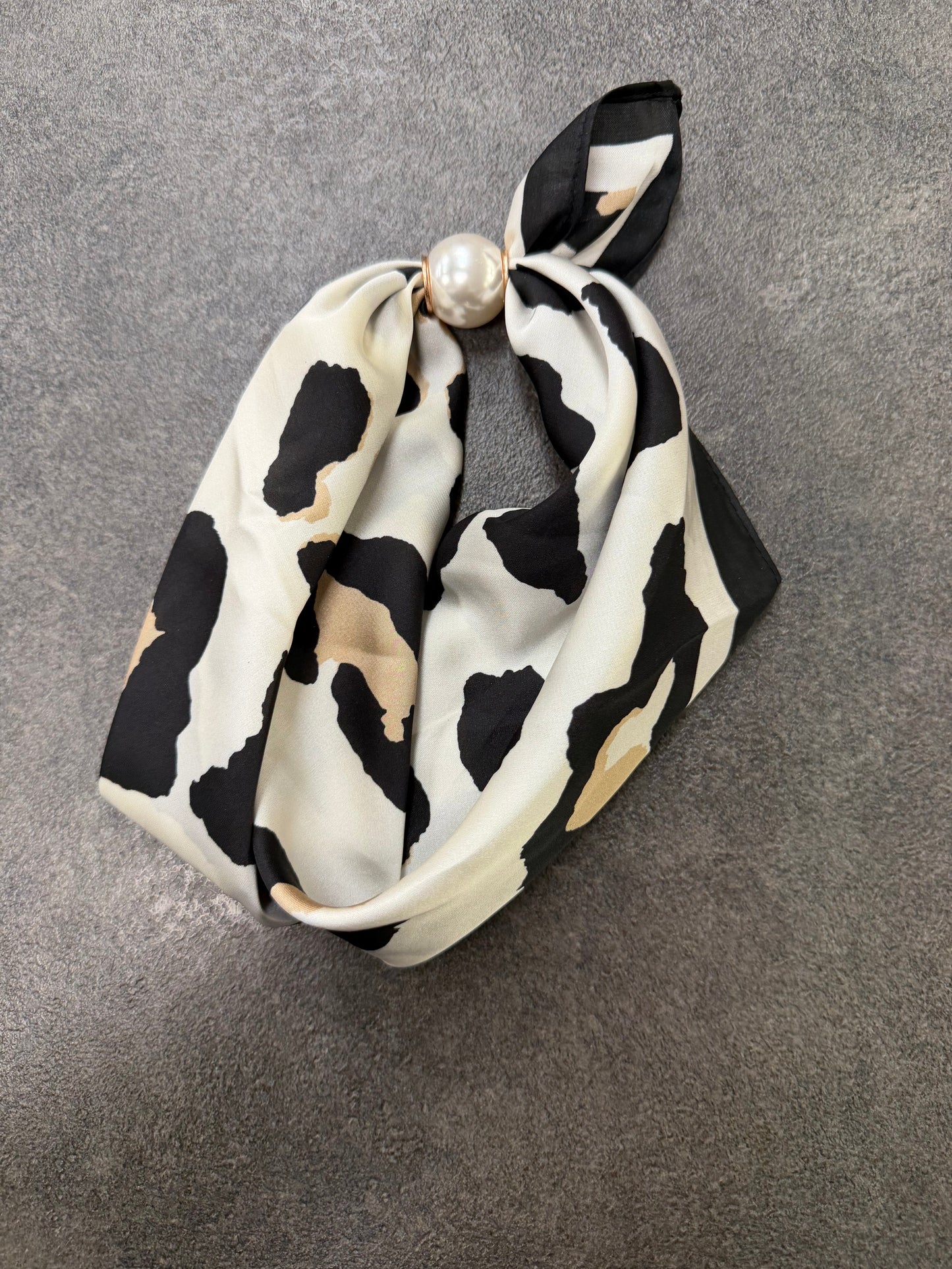 Magneet sjaaltjes I zwart/ wit/ beige