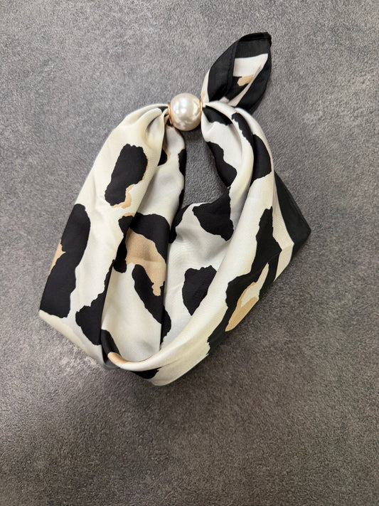 Magneet sjaaltjes I zwart/ wit/ beige