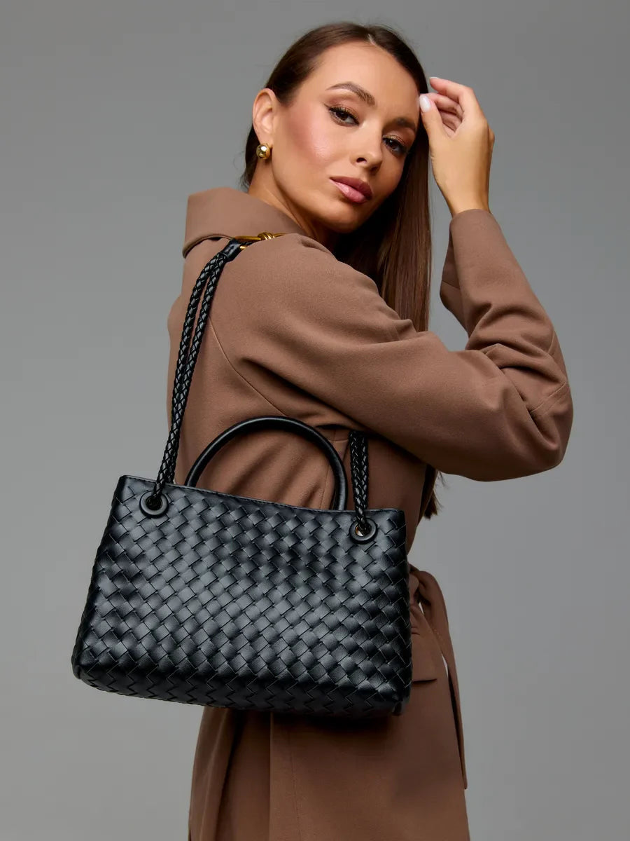 Ever Elegance™ I Selene Zwart