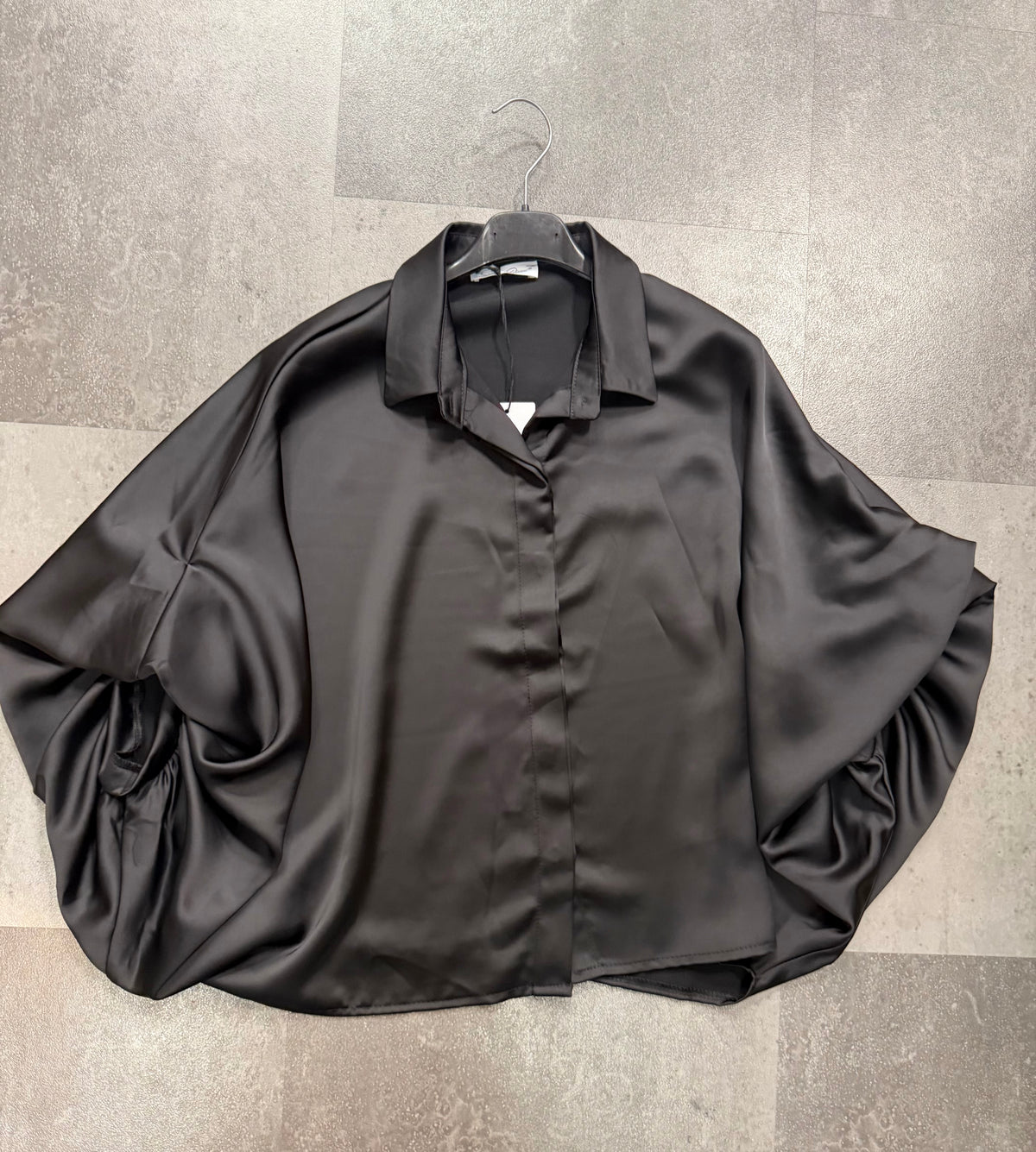 Blouse Gemma riccery Vlindermouw Satijn I Zwart