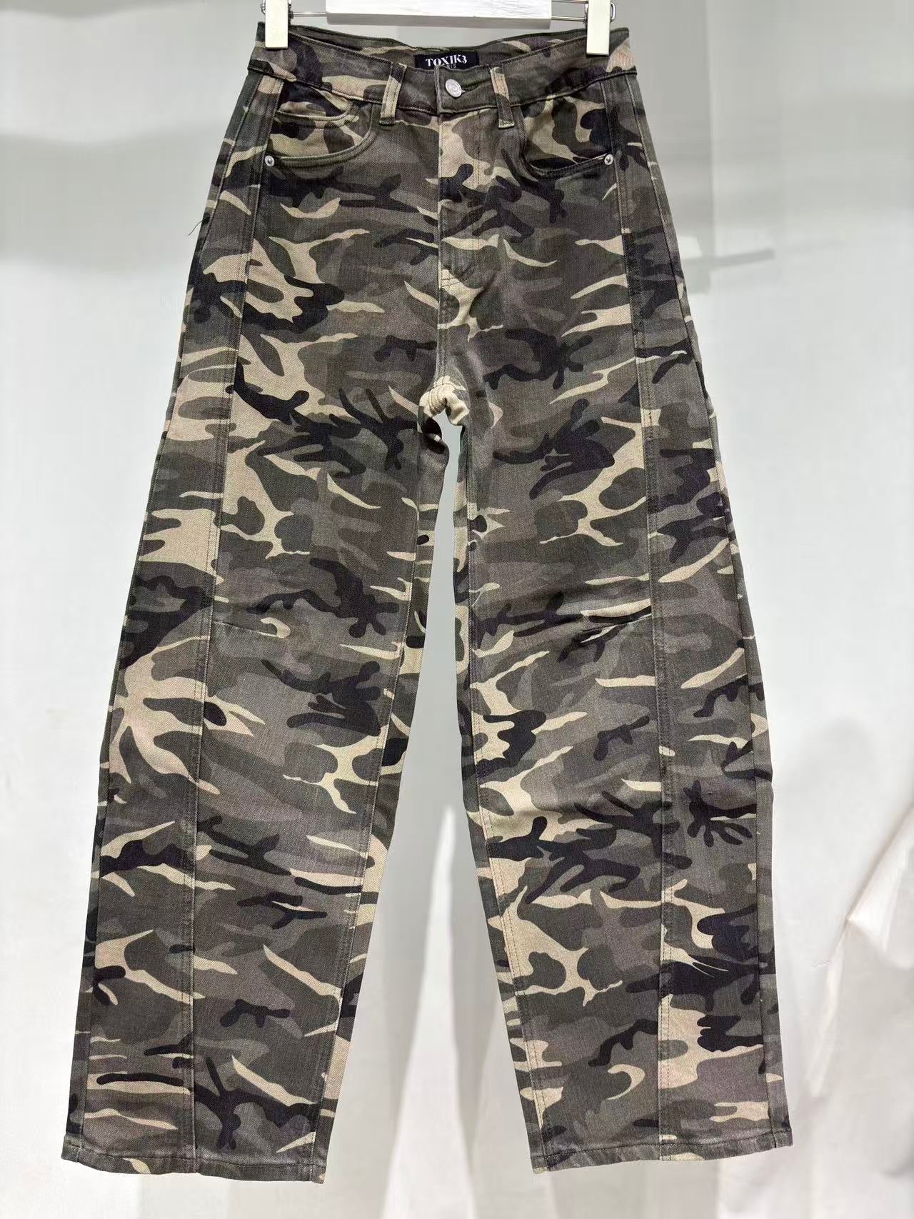 Toxic Barrel |  Camouflage jeans