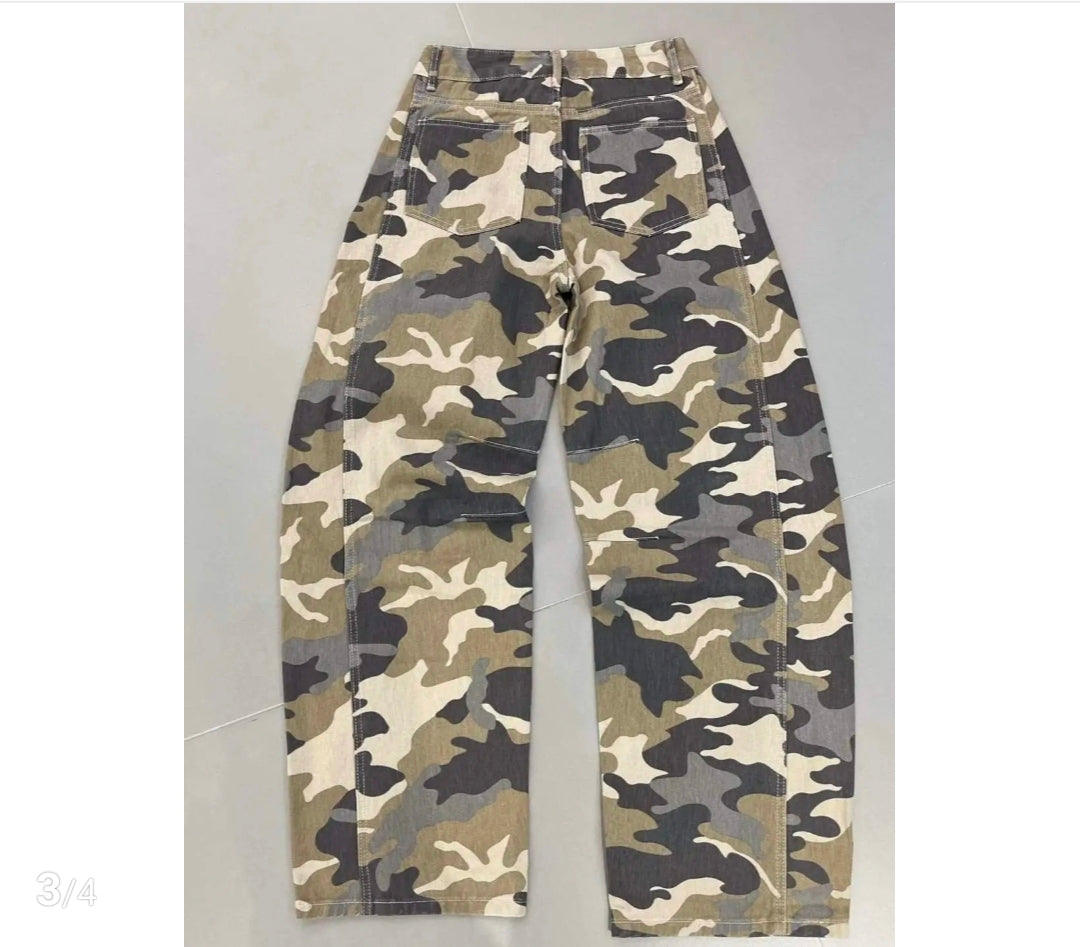 Queen Hearts Barrel |  Camouflage jeans