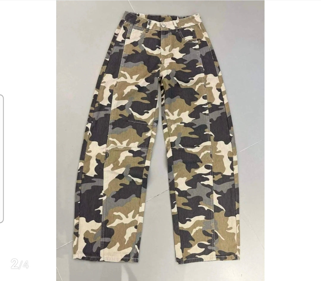 Queen Hearts Barrel |  Camouflage jeans